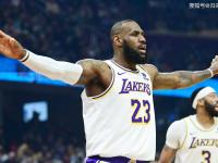 詹姆斯三巨头联手，格林得分突破，湖人冲击季后赛！