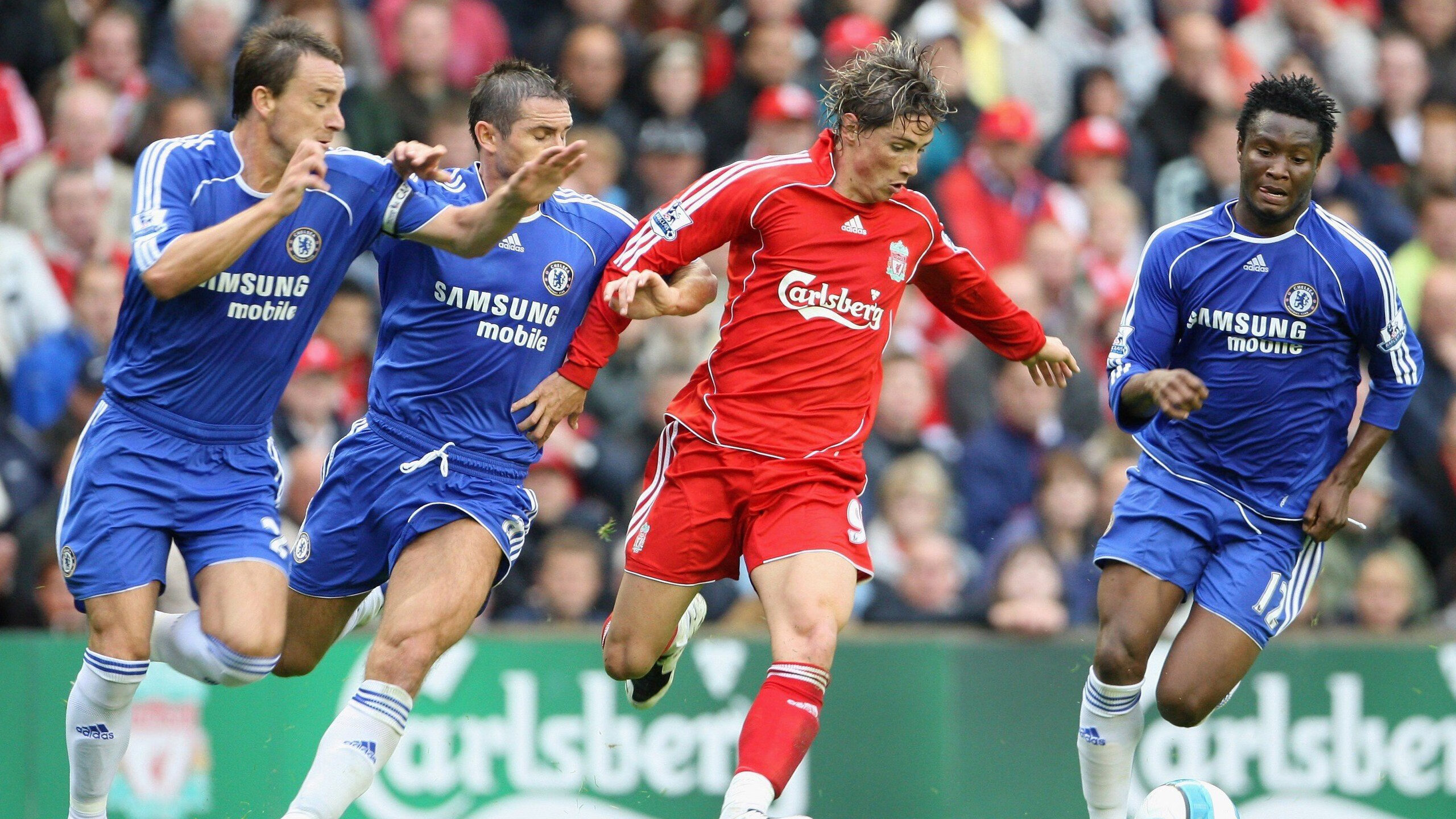  乒超联赛常规赛对决在即！巴塞罗那演练定位球，AC米兰密集防守应对